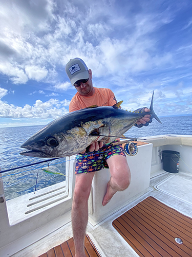 Tuna on fly